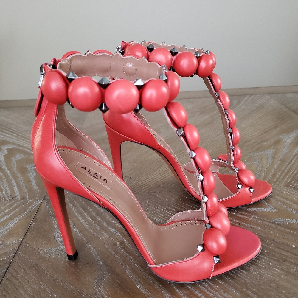 ALAїA Bombe Sandals 💞 - Picture 3 of 8